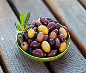 assortment-of-fresh-olives-on-a-plate