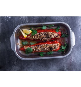 stuffed-peppers-in-iron-cooking-pot-on-dark-rustic-P2JRVW5_(1)