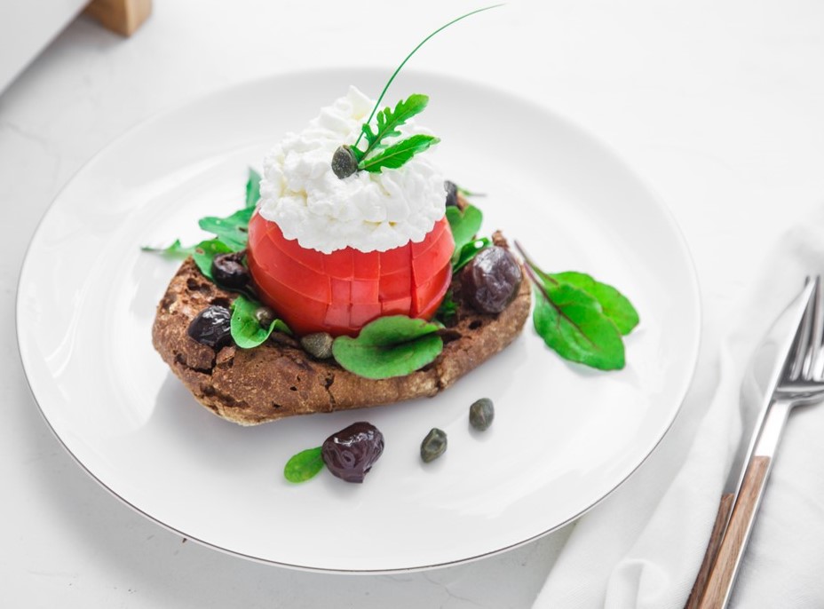 barley_rusk_with_mizitra_cheese_and_tomato